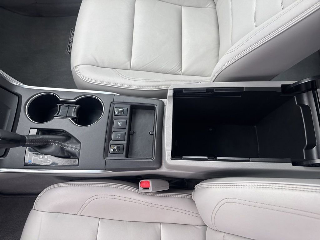 Used 2017 Toyota Camry XLE image 17