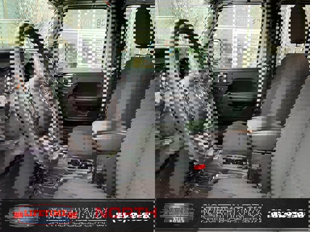 Used 2021 Jeep Gladiator Sport image 3