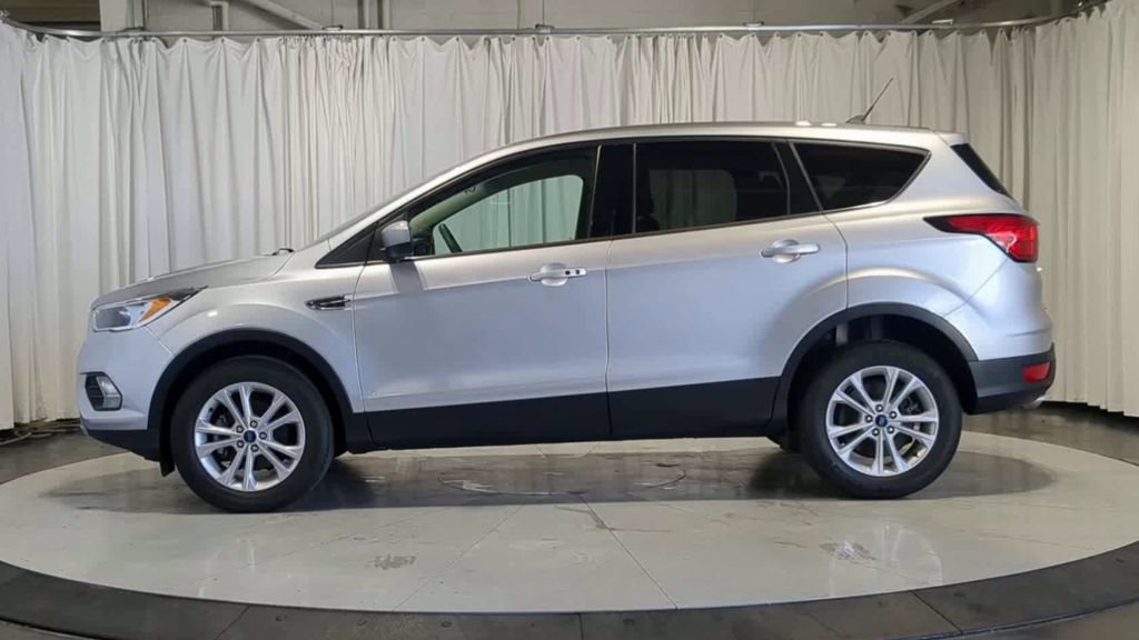 Used 2019 Ford Escape SE FWD image 6