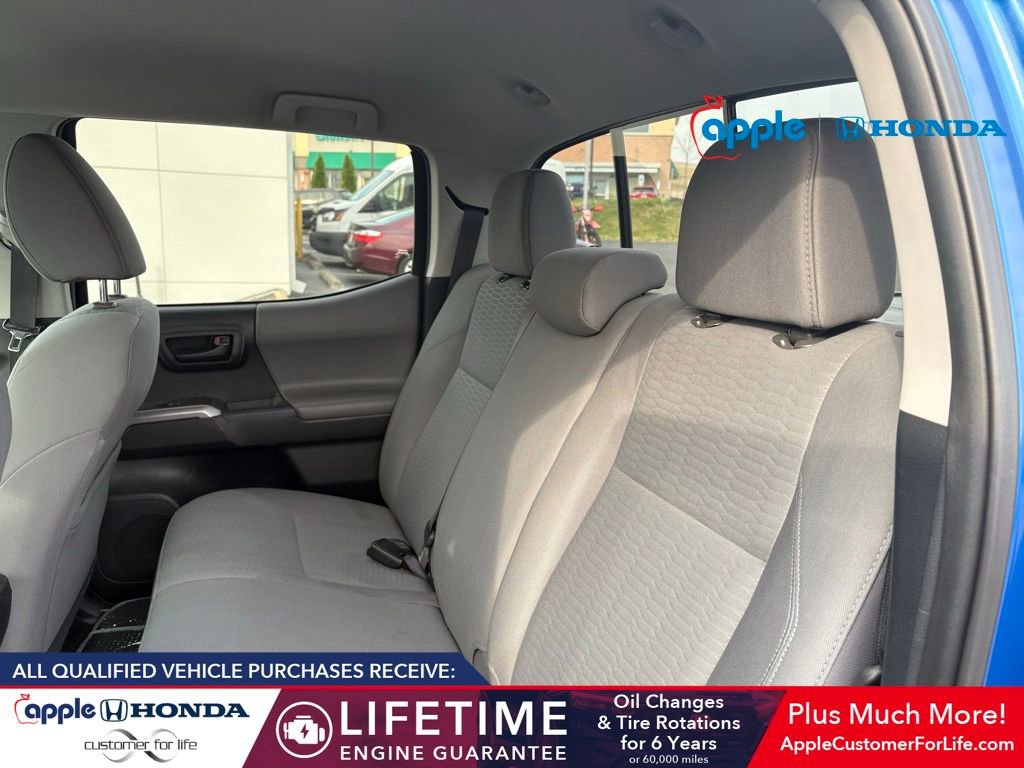 Used 2018 Toyota Tacoma SR5 RWD image 4