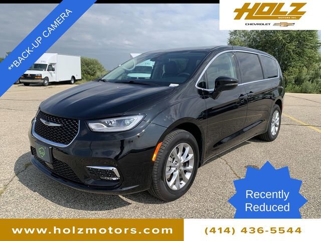 Used 2024 Chrysler Pacifica Touring-L image 5