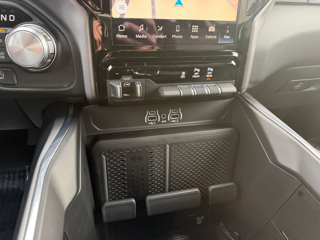 New 2026 RAM 1500 Laramie w/ Sport Appearance Package AWD/4WD image 32