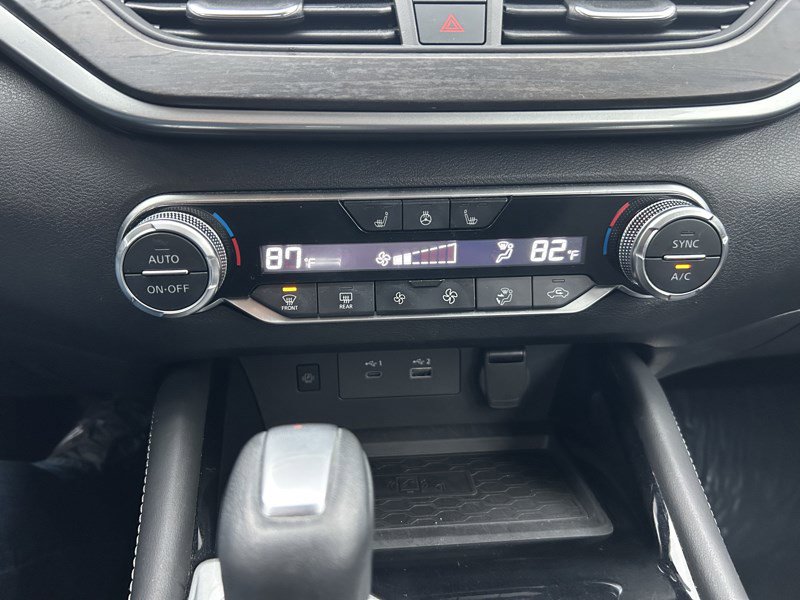Used 2023 Nissan Altima 2.5 SL AWD/4WD image 16