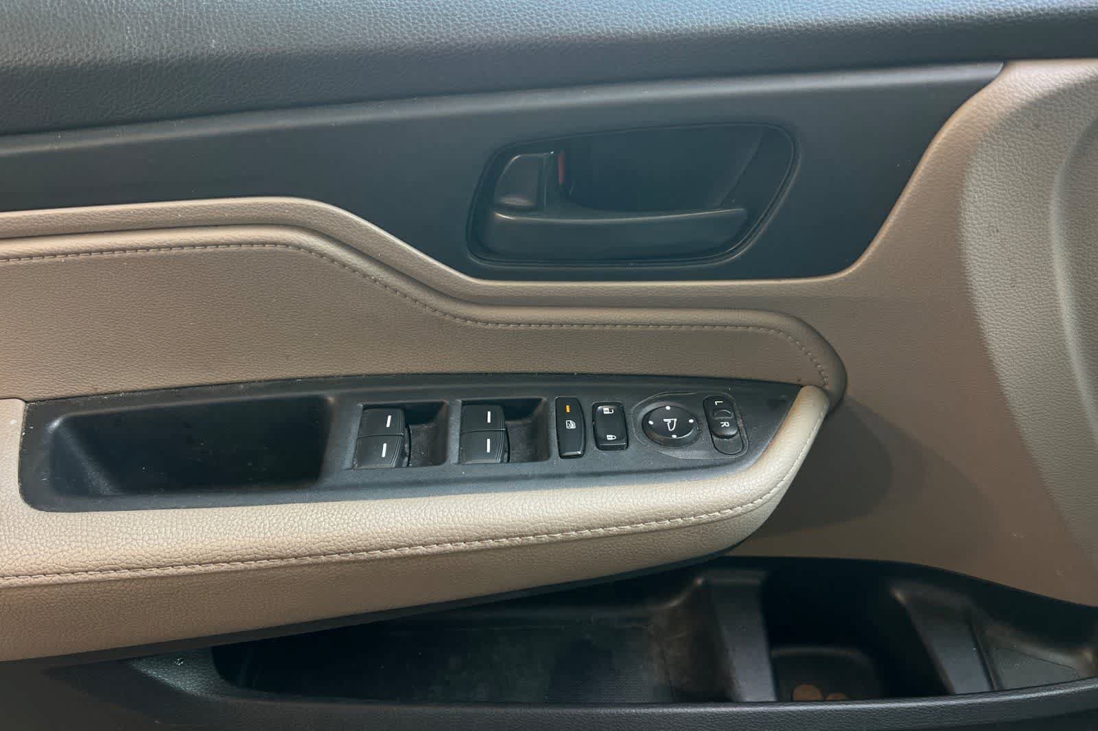 Used 2019 Honda Odyssey EX image 15