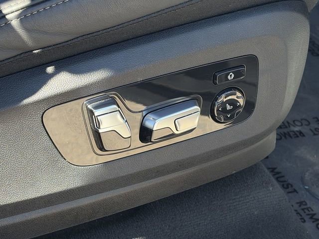 Used 2025 BMW X7 M60i image 12
