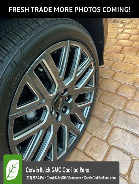 Used 2025 GMC Yukon Denali Ultimate image 2