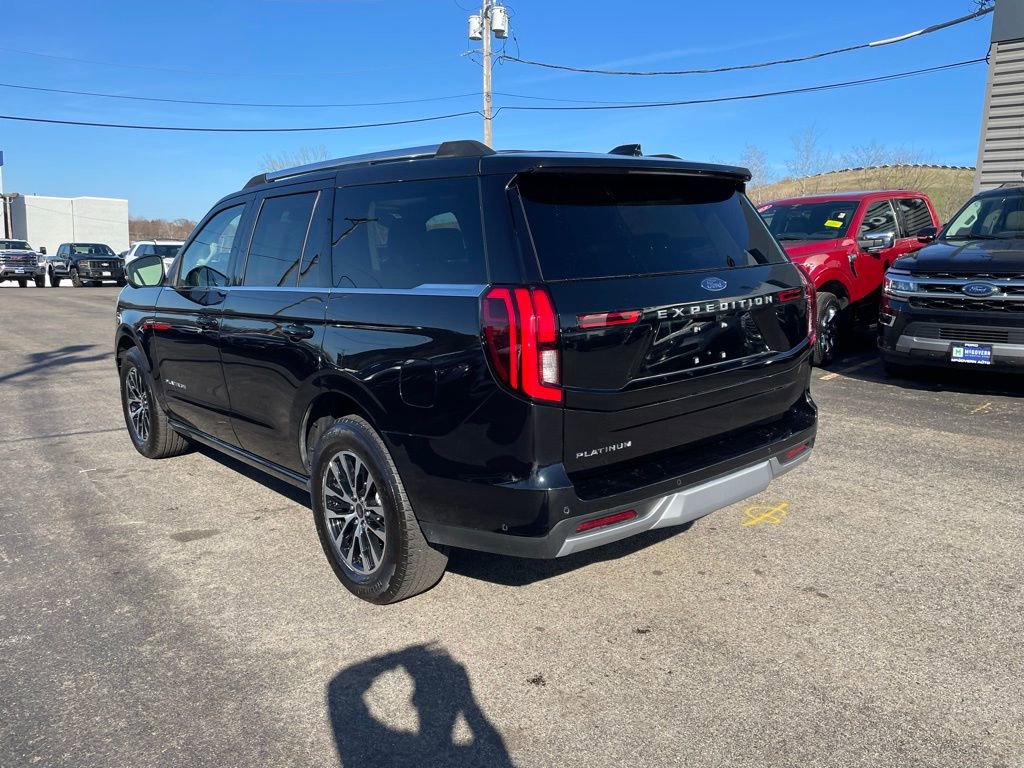 Used 2025 Ford Expedition Platinum image 3