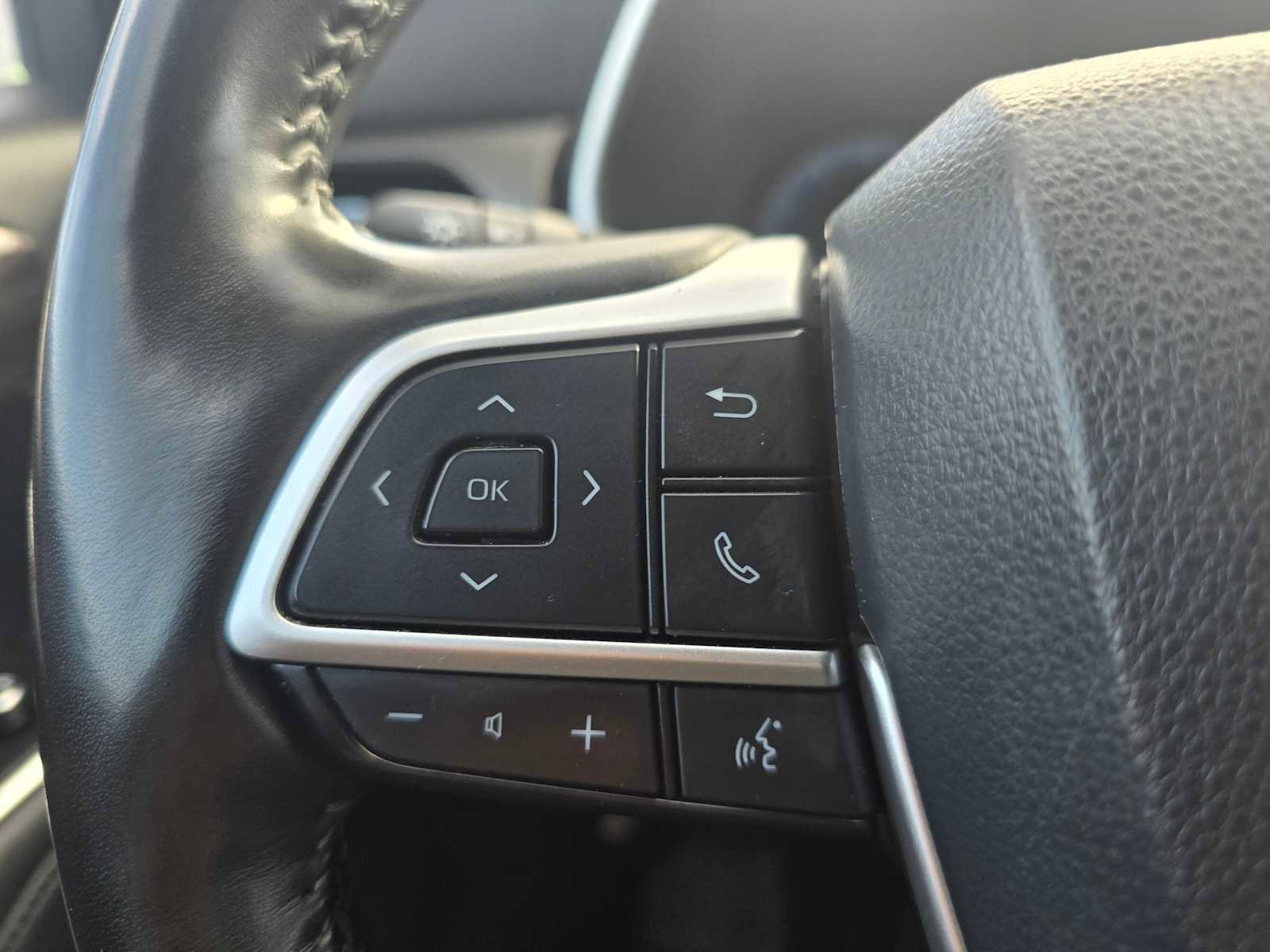 Used 2023 Toyota Highlander Limited image 33