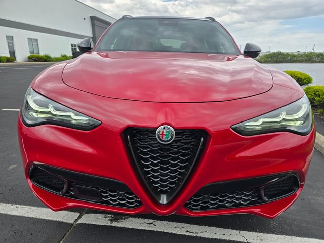 Used 2024 Alfa Romeo Stelvio Veloce AWD/4WD image 14