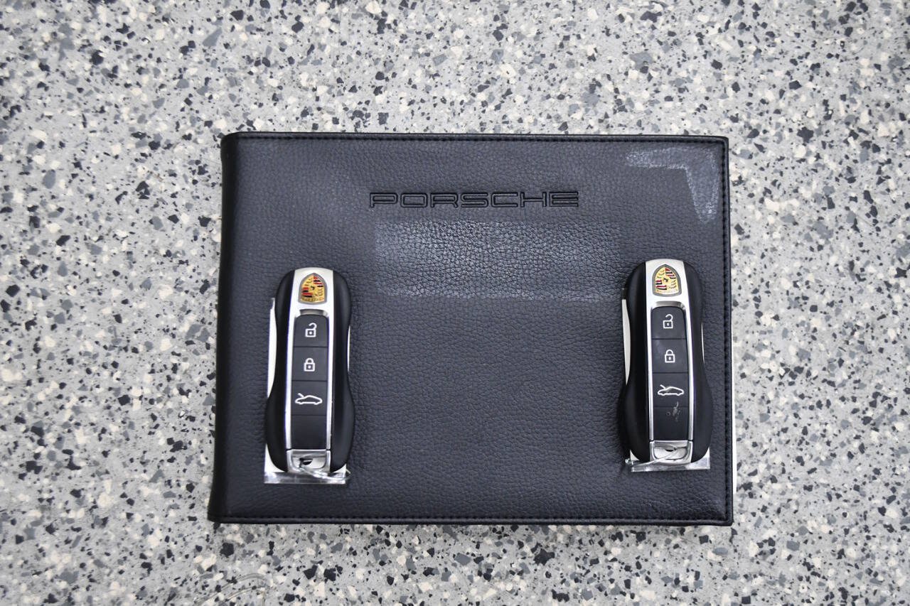 Used 2022 Porsche 911 Carrera w/ Premium Package RWD image 39