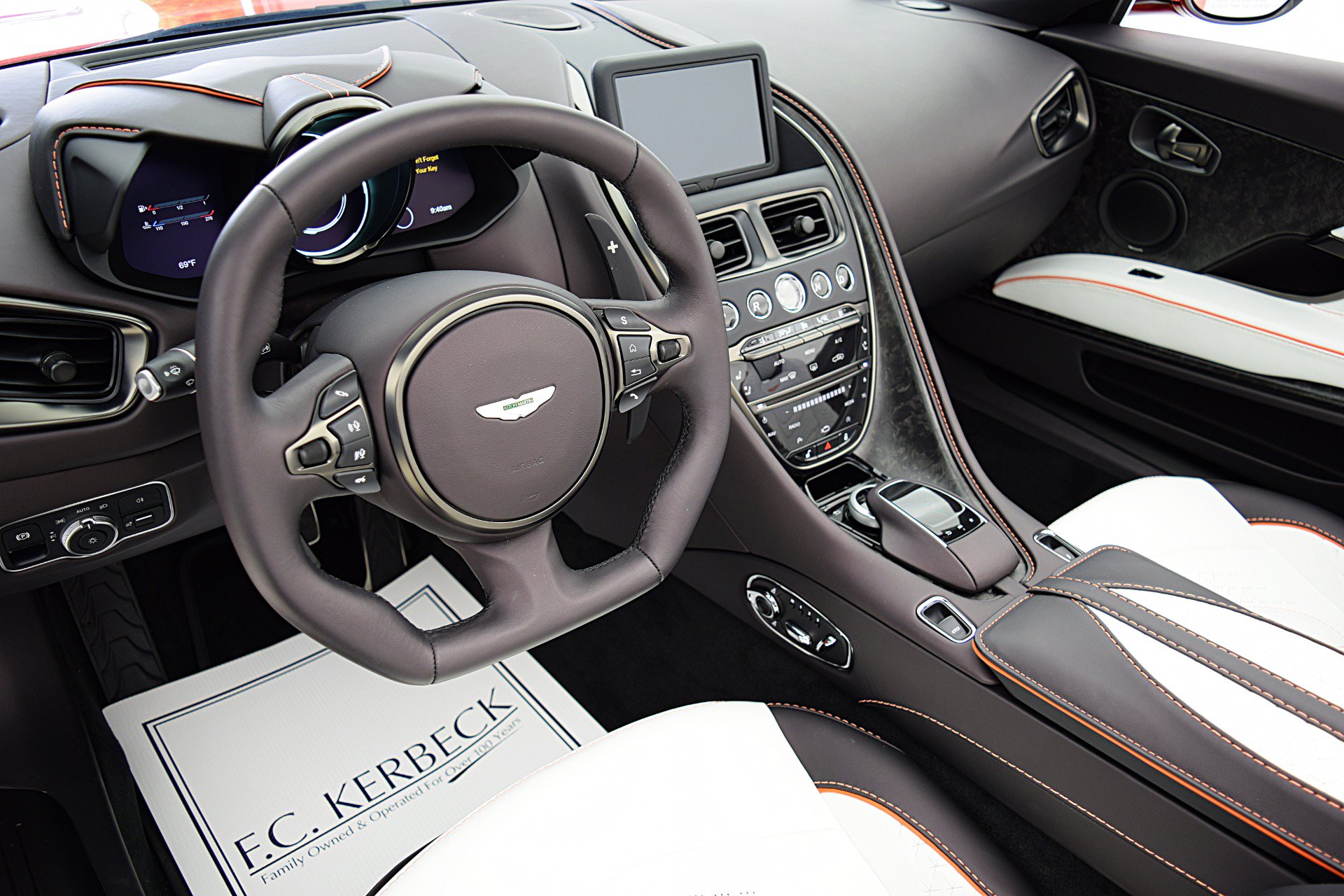 Used 2023 Aston Martin DBS Superleggera Volante RWD image 46