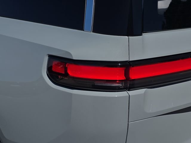 Used 2024 Rivian R1S Adventure image 37