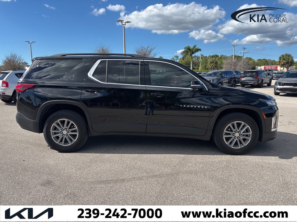 Used 2023 Chevrolet Traverse LT image 7