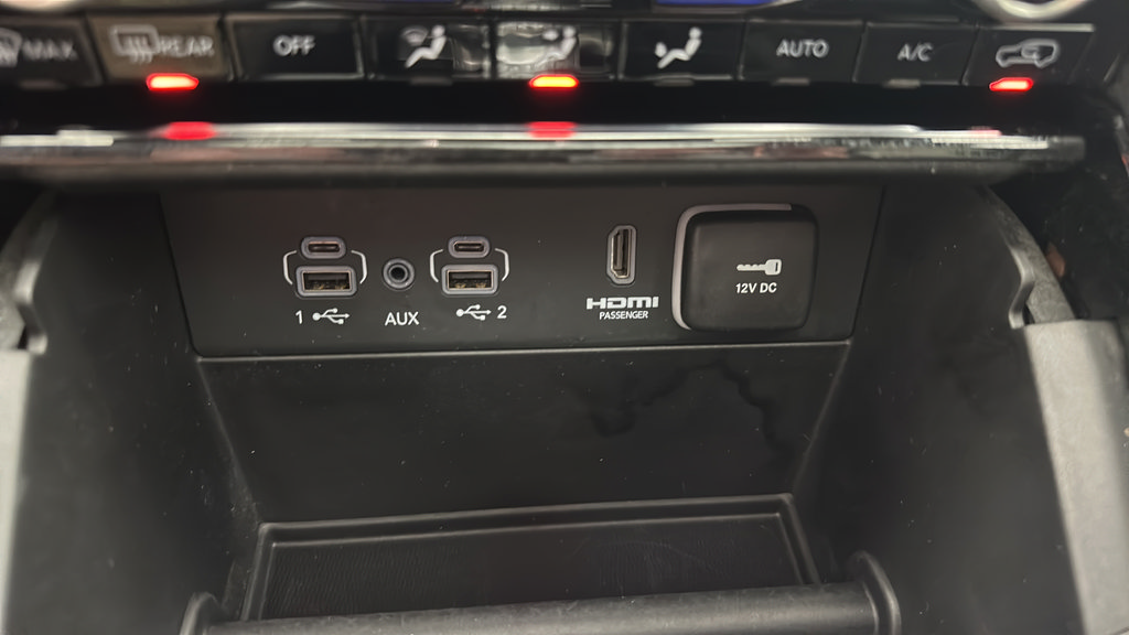 Used 2023 Jeep Grand Cherokee Overland AWD/4WD image 24