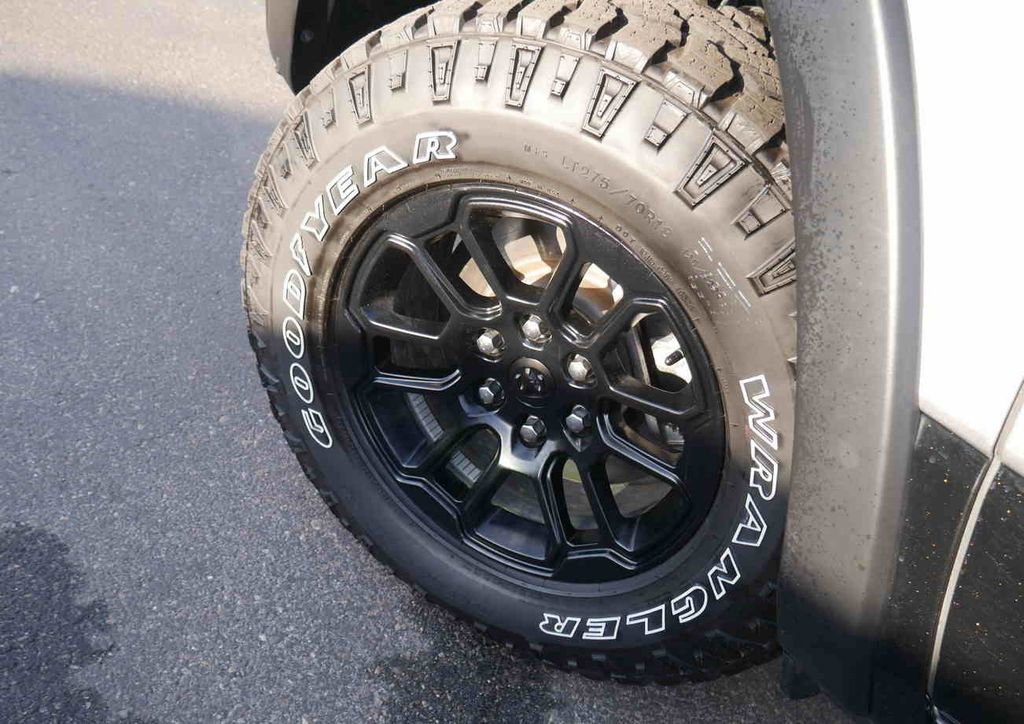 Used 2025 RAM 1500 Rebel image 15