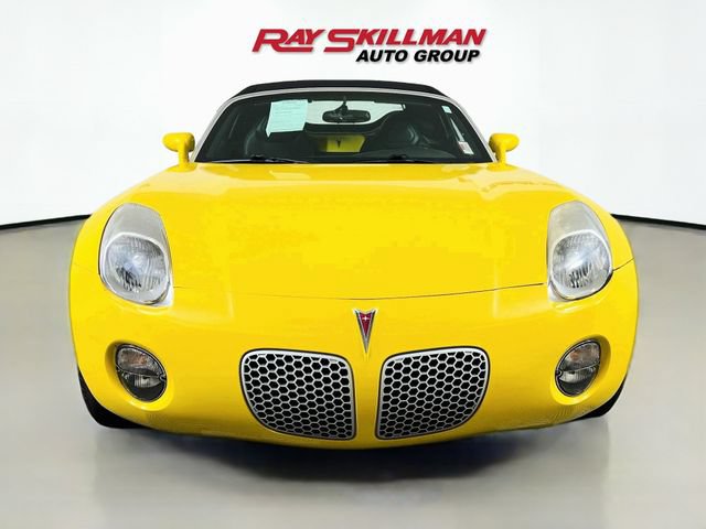 Used 2007 Pontiac Solstice Convertible w/ Premium Package RWD image 2