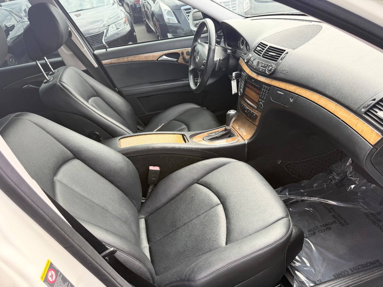 Used 2009 Mercedes-Benz E 350 Sedan image 14