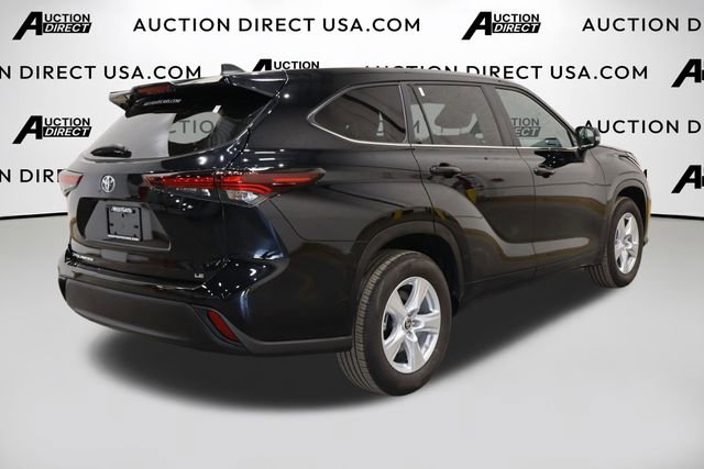 Used 2024 Toyota Highlander LE image 46