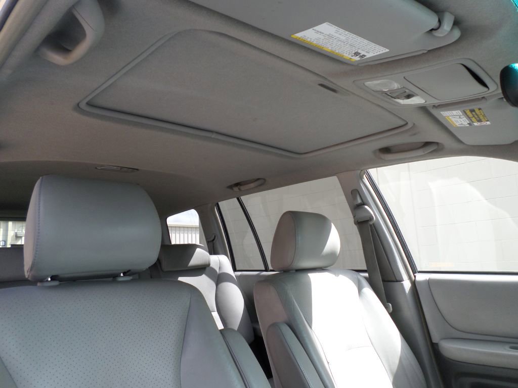Used 2004 Toyota Highlander Limited image 15