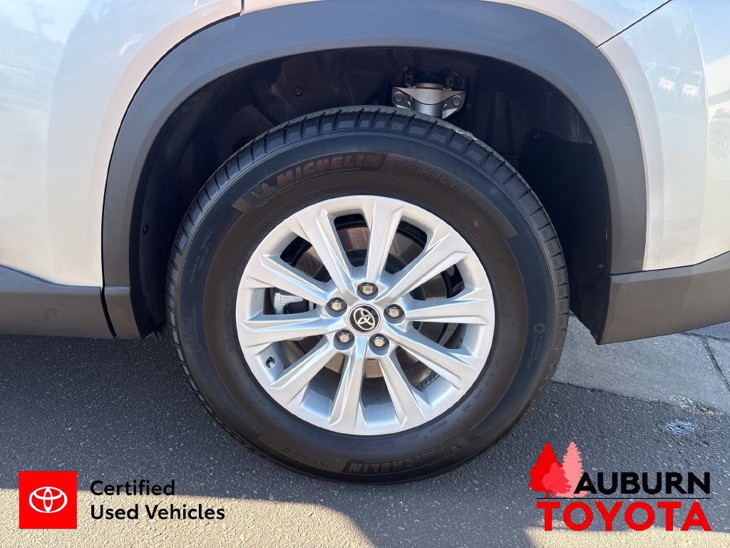 Used 2025 Toyota Grand Highlander AWD image 25