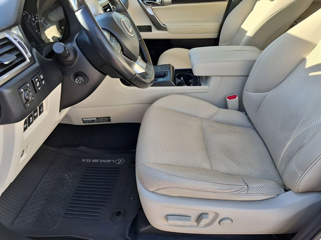 Used 2023 Lexus GX 460 Luxury w/ Sport Design Package image 32