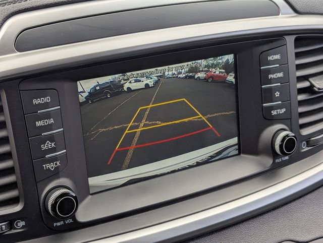 Used 2019 Kia Sorento LX image 17