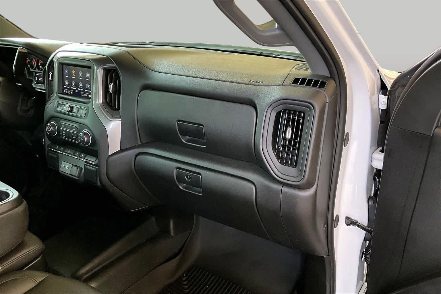 Used 2026 Chevrolet Silverado 1500 W/T w/ Trailering Package RWD image 18