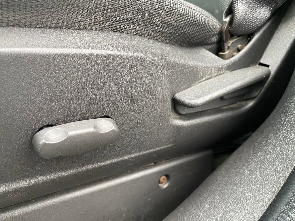 Used 2006 Pontiac Torrent 2WD w/ Preferred Package image 10