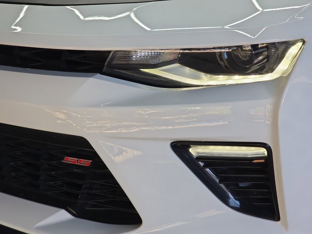 Used 2018 Chevrolet Camaro SS RWD image 47