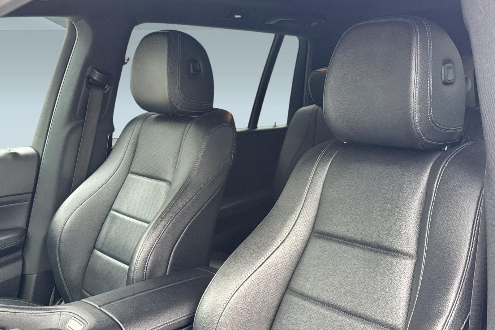 Used 2021 Mercedes-Benz GLS 450 4MATIC image 29