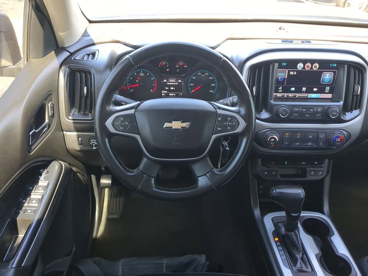 Used 2015 Chevrolet Colorado LT w/ Luxury Package image 16