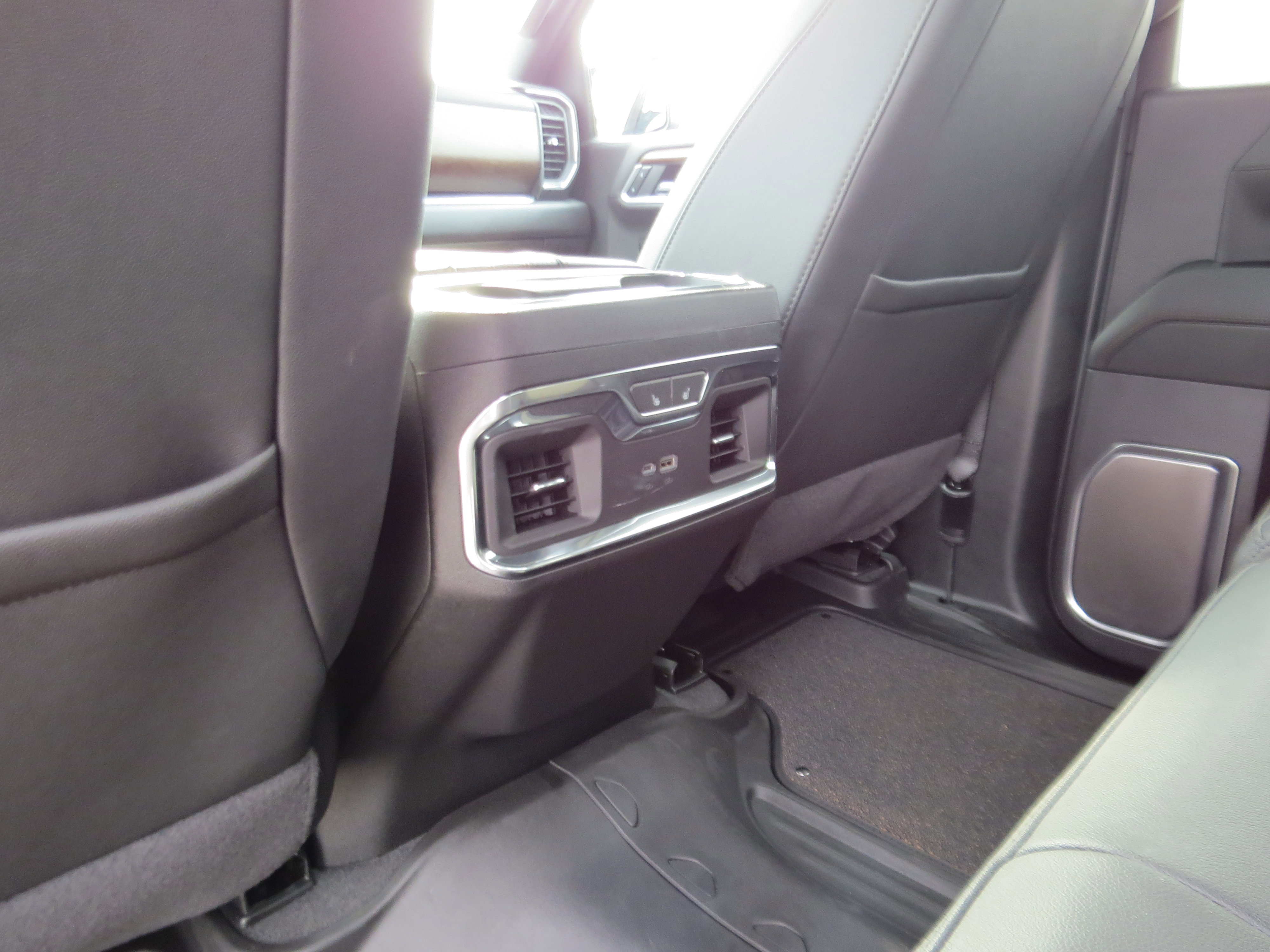 Used 2025 Chevrolet Silverado 1500 High Country w/ Midnight Edition AWD/4WD image 18