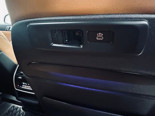 Used 2023 BMW X6 xDrive40i w/ Executive Package image 14