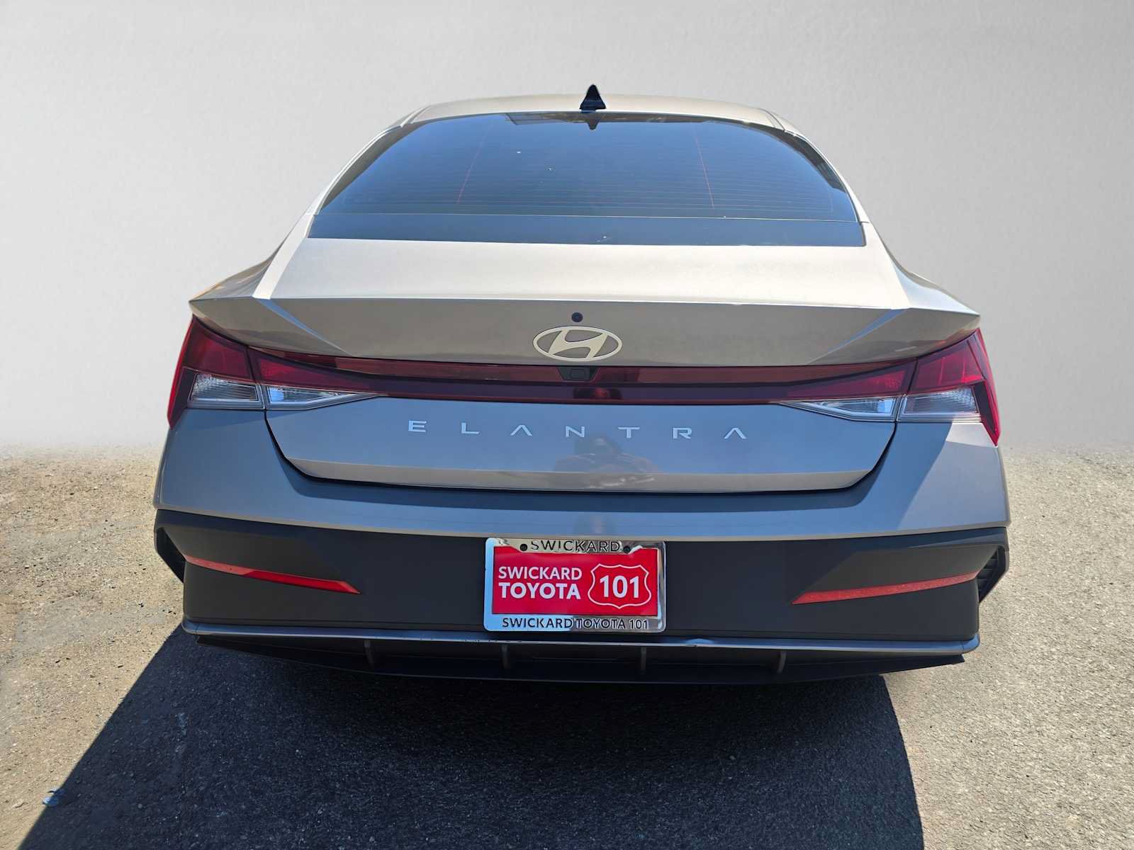 Used 2024 Hyundai Elantra SEL FWD image 4