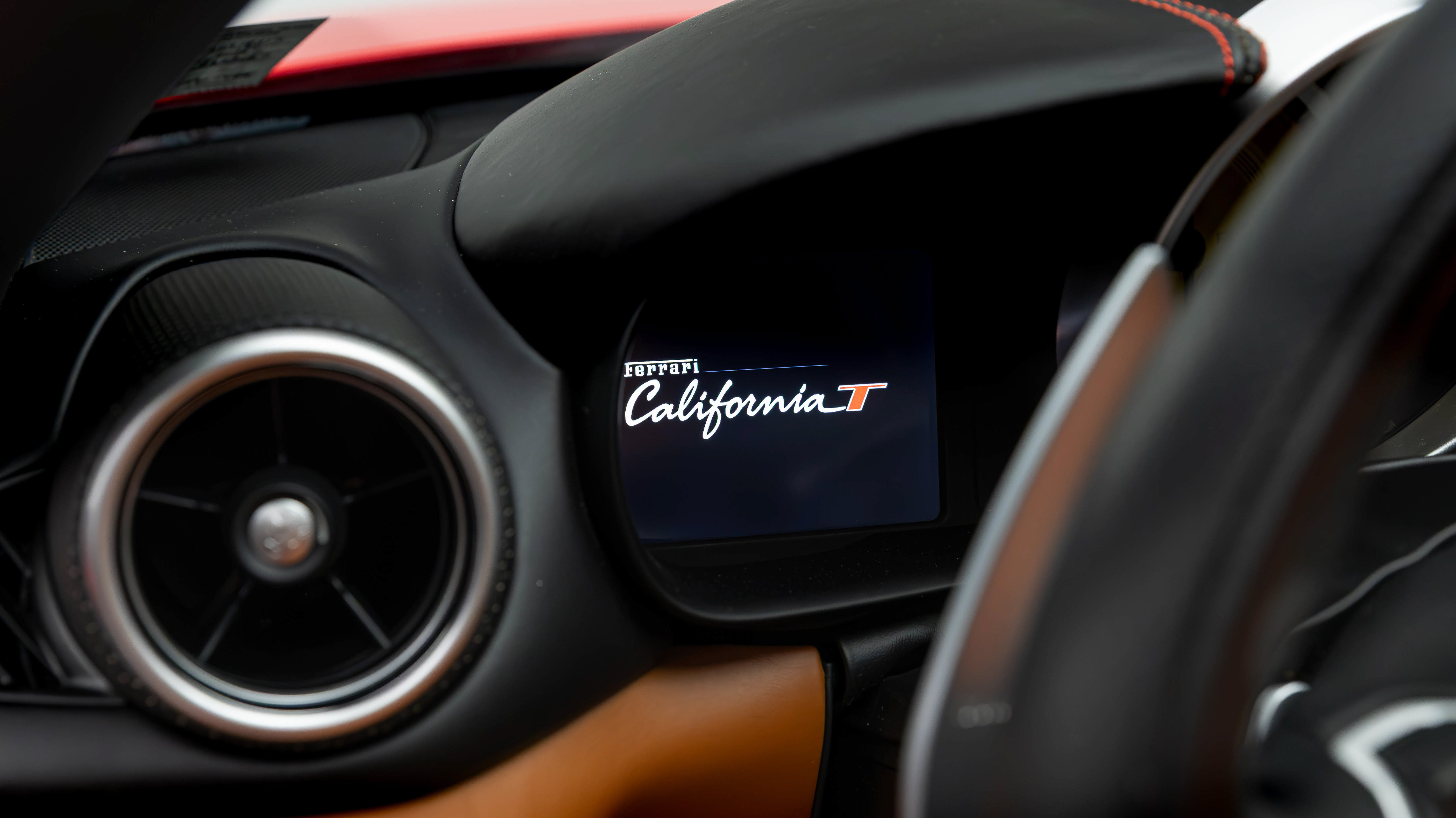 Certified 2016 Ferrari California T RWD image 21