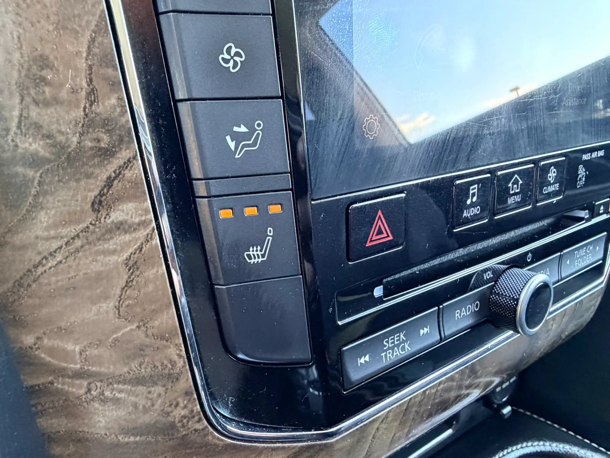 Used 2021 INFINITI QX80 Premium Select w/ All-Season Package AWD/4WD image 19