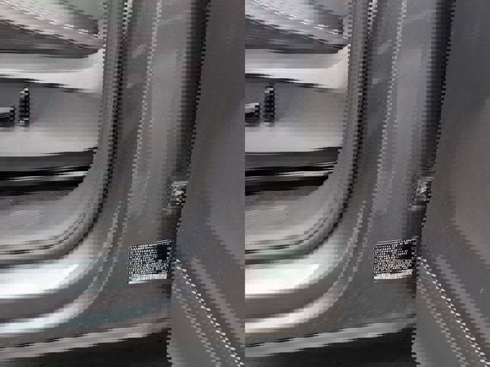 Used 2023 Volkswagen Tiguan SE image 13