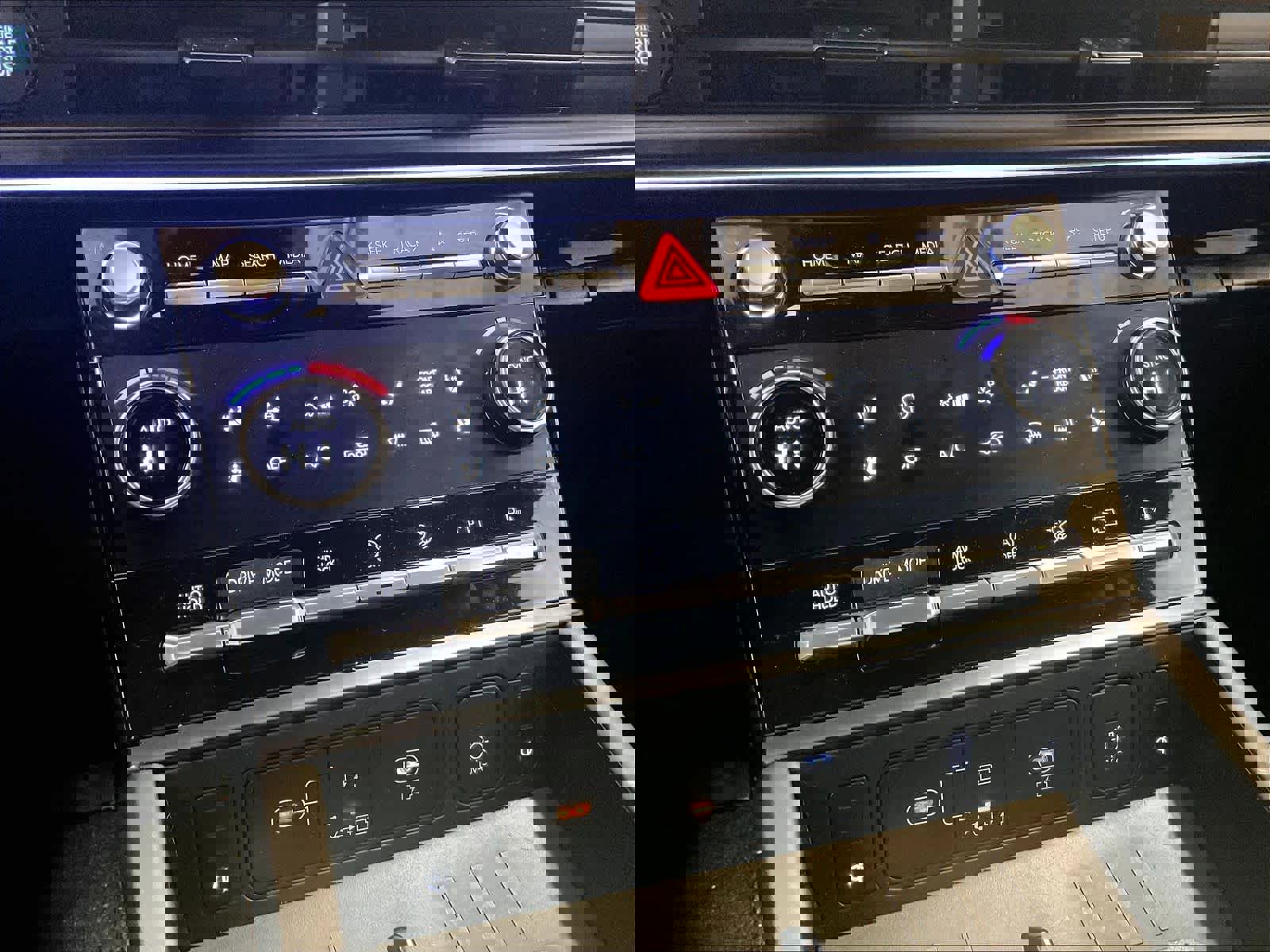 Used 2025 Hyundai Santa Fe Calligraphy image 46