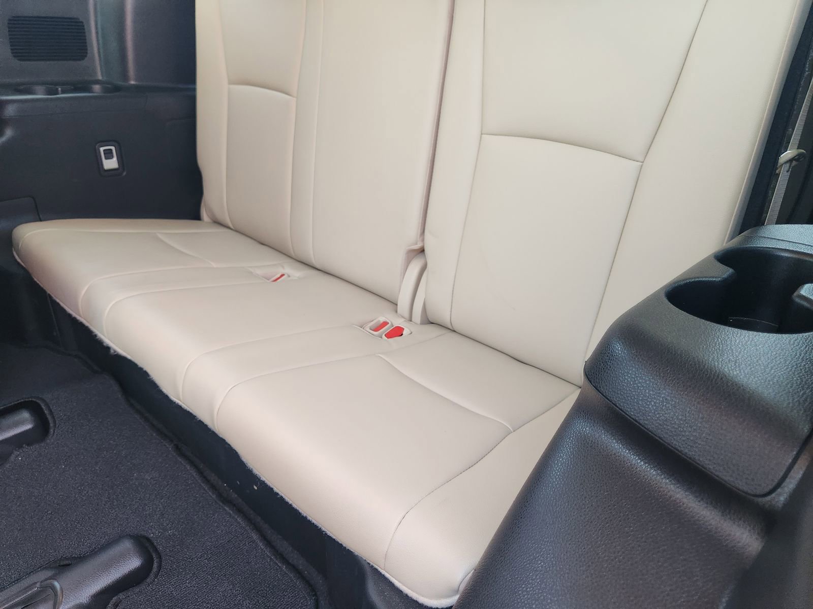 Used 2023 Toyota Highlander XLE image 34