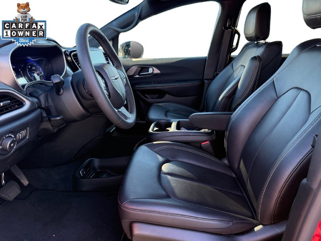 Used 2026 Chrysler Pacifica Select FWD image 9