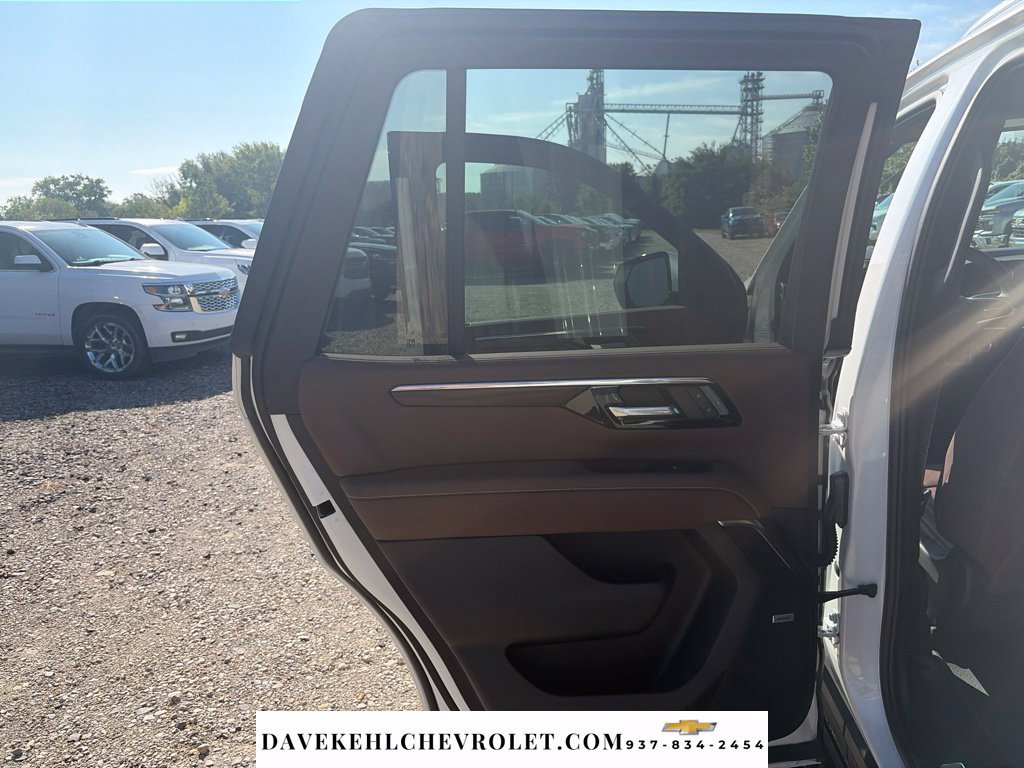 Used 2025 Chevrolet Tahoe High Country AWD/4WD image 20
