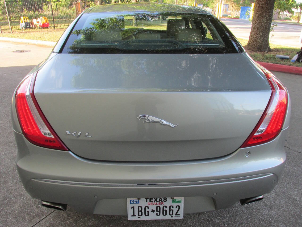 Used 2011 Jaguar XJ L image 6