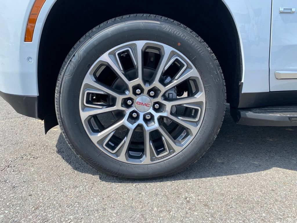 New 2026 GMC Yukon Denali w/ Advanced Technology Package AWD/4WD image 3