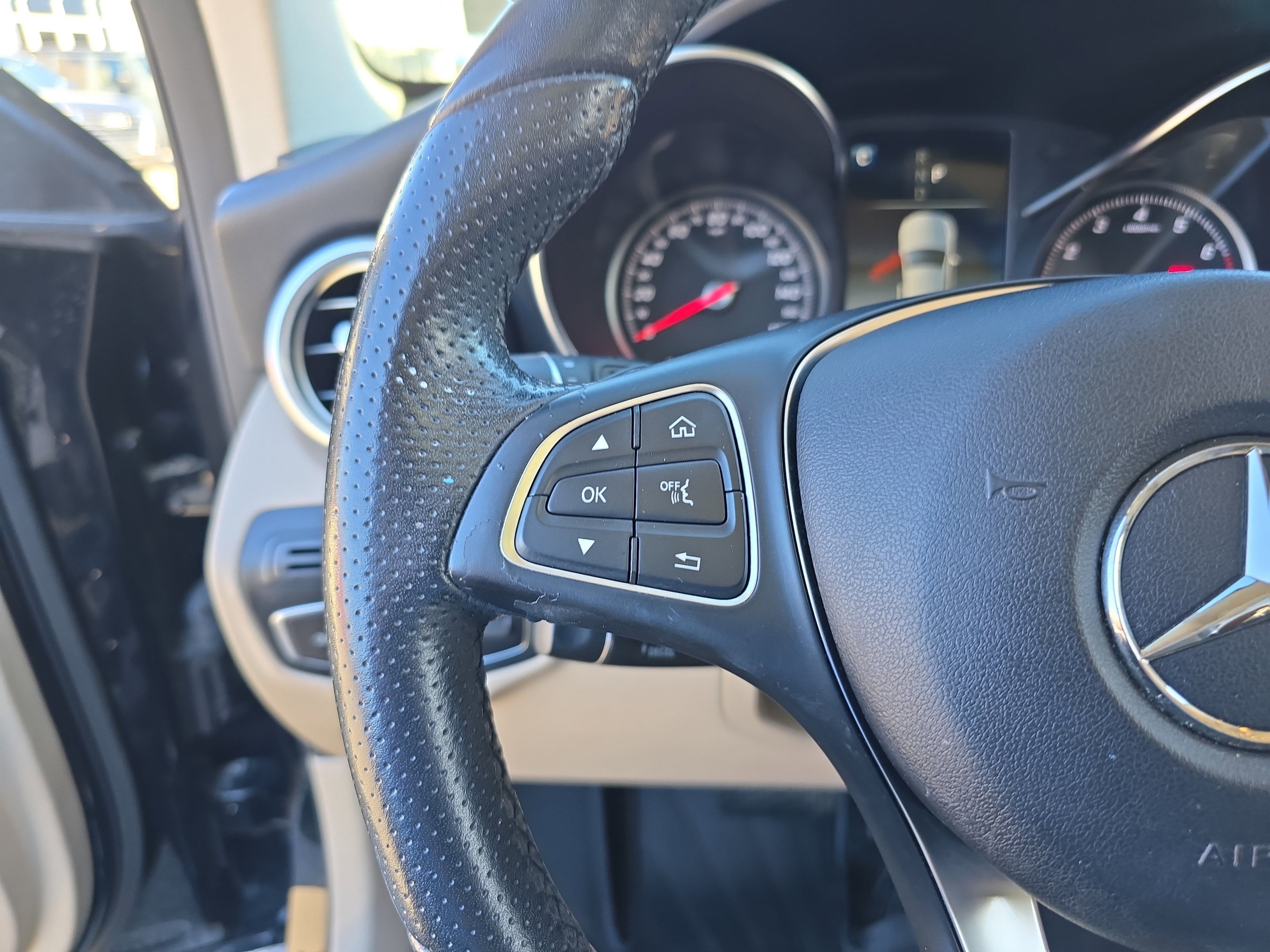 Used 2018 Mercedes-Benz GLC 300 image 35