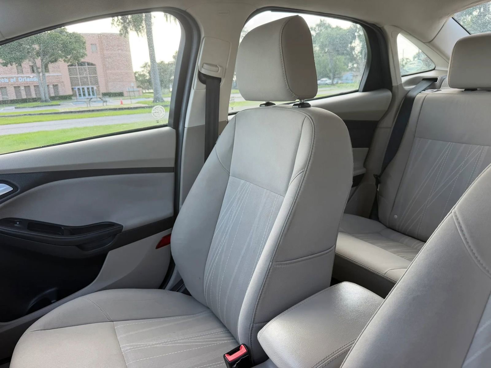 Used 2017 Ford Focus SE FWD image 36