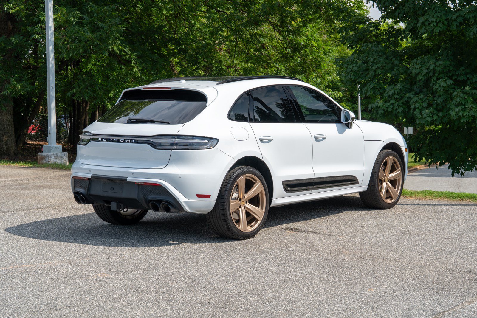 Certified 2024 Porsche Macan AWD/4WD image 7
