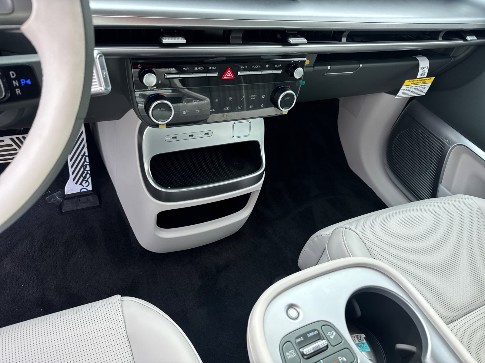 New 2026 Hyundai Ioniq 9 Calligraphy image 21