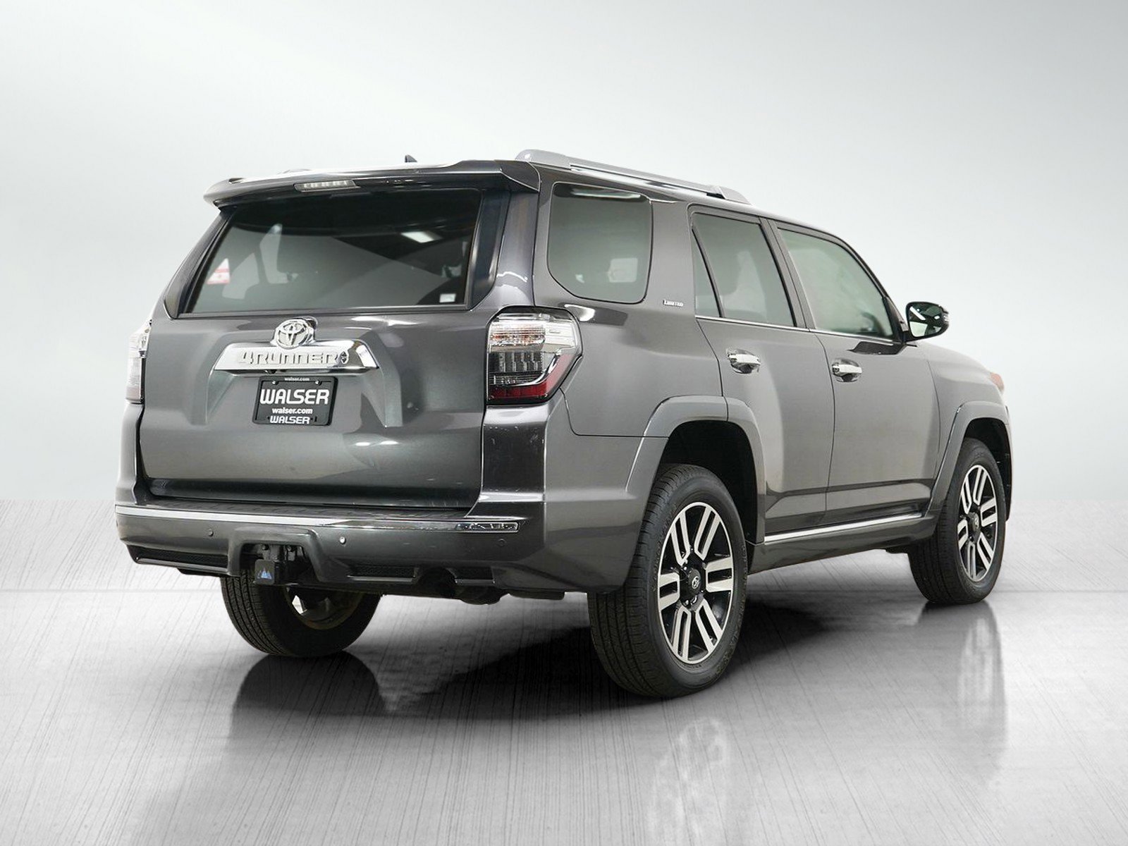 Used 2015 Toyota 4Runner Limited AWD/4WD image 6
