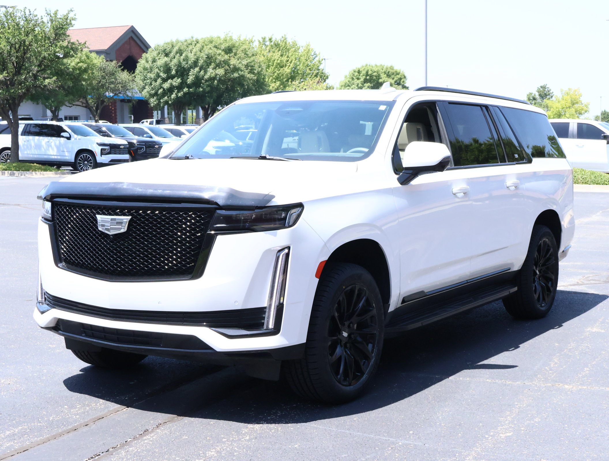 Used 2024 Cadillac Escalade ESV Sport Platinum w/ LPO, ONYX Package AWD/4WD image 39