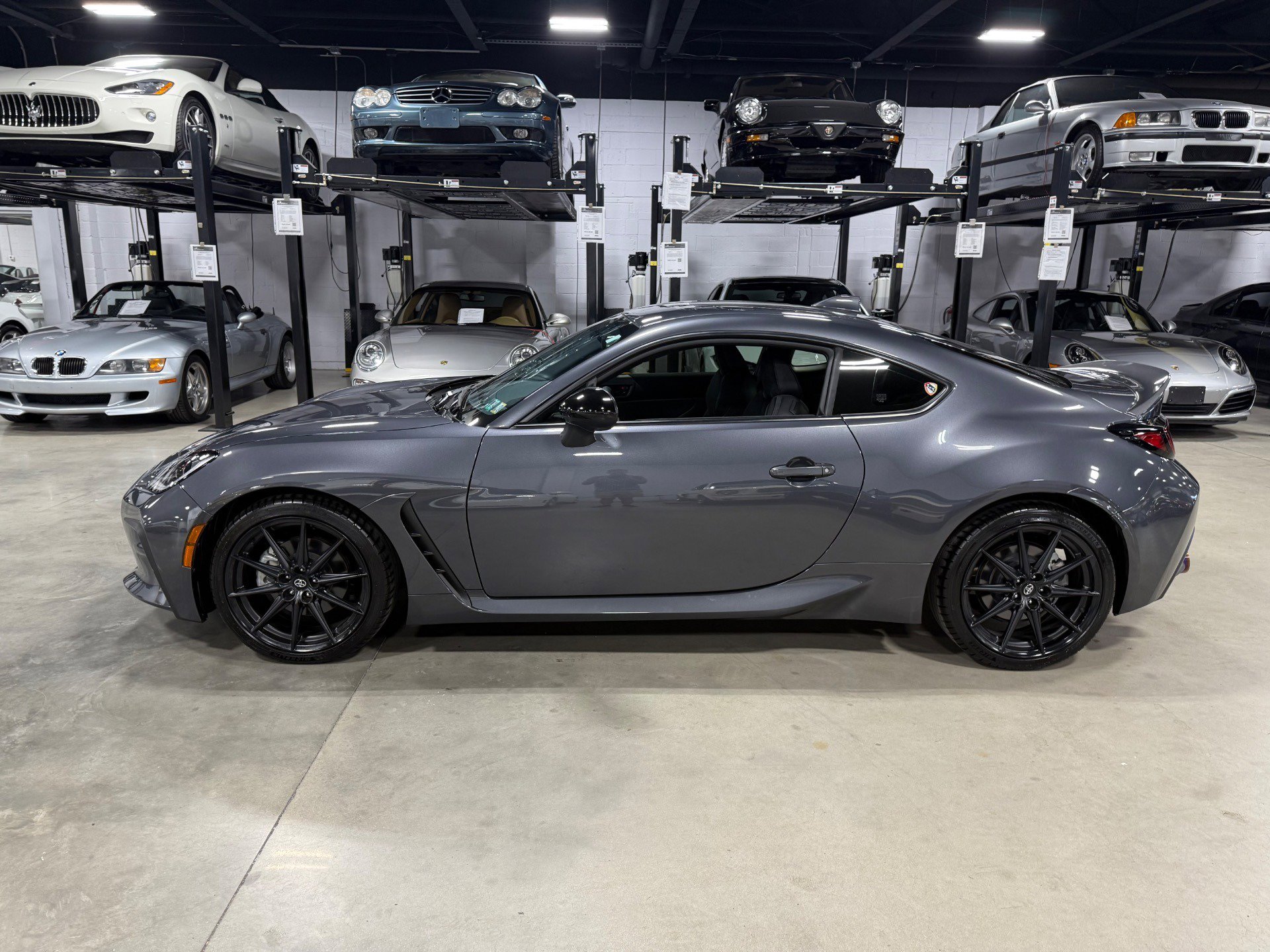 Used 2023 Toyota GR86 Premium image 3